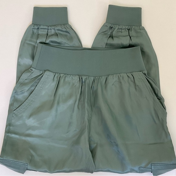 Cinq a Sept Giles Pant Cargo Satin Jogger M NWOT - Picture 5 of 16